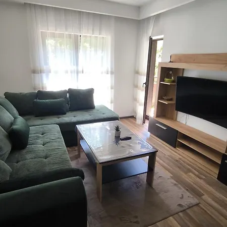 Luxury Flat F218 Apartment *